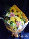画像2: ロングタイプ花束-季節の花デザイナーおまかせ◆オレンジ〜イエロー (2)