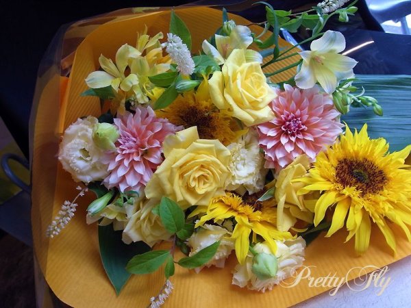 画像4: ロングタイプ花束-季節の花デザイナーおまかせ◆オレンジ〜イエロー
